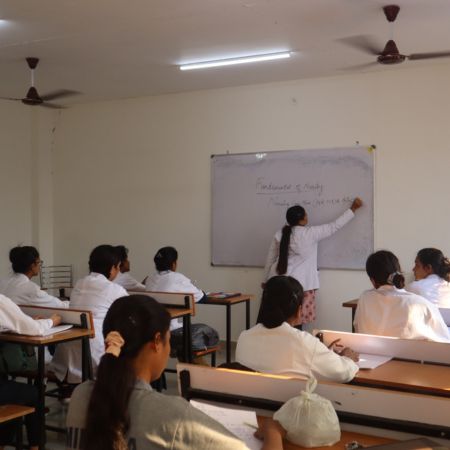 gnm nursing courses in dehradun